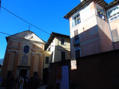 Piemonte içinde göl D'orta sonbahar gün ve eski bazı kırsal kesiminde yazısının şaşırtıcı yolculuk inanılmaz manzaralı