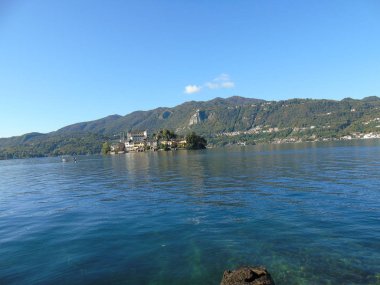 Piemonte içinde göl D'orta sonbahar gün ve eski bazı kırsal kesiminde yazısının şaşırtıcı yolculuk inanılmaz manzaralı