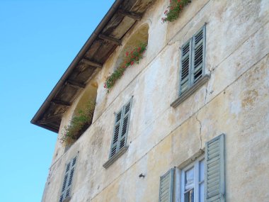 Piemonte içinde göl D'orta sonbahar gün ve eski bazı kırsal kesiminde yazısının şaşırtıcı yolculuk inanılmaz manzaralı