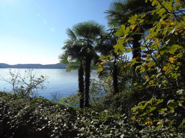 Piemonte içinde göl D'orta sonbahar gün ve eski bazı kırsal kesiminde yazısının şaşırtıcı yolculuk inanılmaz manzaralı