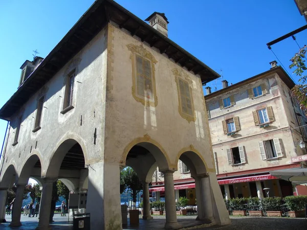 Piemonte içinde göl D'orta sonbahar gün ve eski bazı kırsal kesiminde yazısının şaşırtıcı yolculuk inanılmaz manzaralı