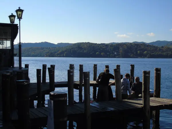 Úžasný Výlet Piemonte Úchvatným Výhledem Lago Orta Podzimních Dnů Titulek — Stock fotografie