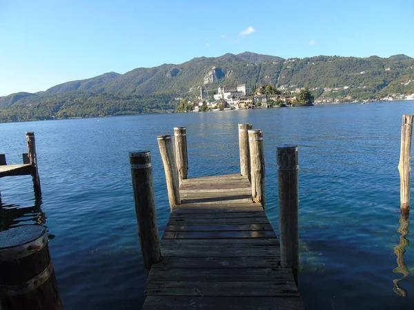 Piemonte içinde göl D'orta sonbahar gün ve eski bazı kırsal kesiminde yazısının şaşırtıcı yolculuk inanılmaz manzaralı