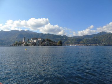 Piemonte içinde göl D'orta sonbahar gün ve eski bazı kırsal kesiminde yazısının şaşırtıcı yolculuk inanılmaz manzaralı