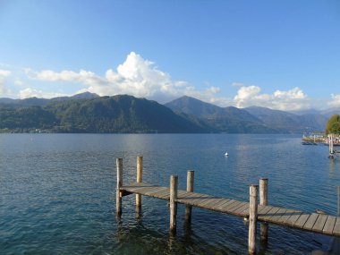 Piemonte içinde göl D'orta sonbahar gün ve eski bazı kırsal kesiminde yazısının şaşırtıcı yolculuk inanılmaz manzaralı