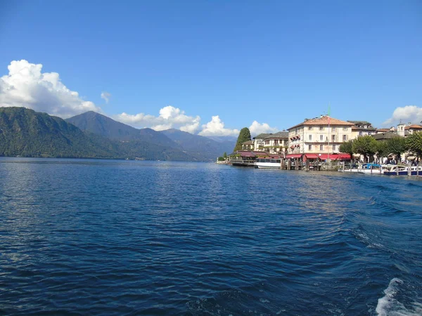 Niesamowitą Podróż Piemonte Niesamowitym Widokiem Orta Jezioro Jesienne Dni Podpis — Zdjęcie stockowe