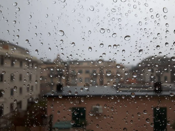 Una Fotografía Increíble Algunas Gotas Agua Sobre Ventana Después Lluvia —  Fotos de Stock