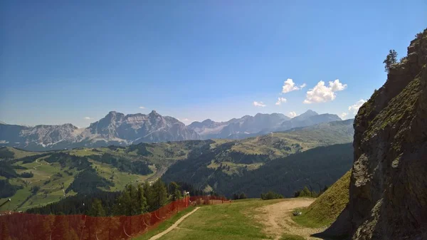 Trentino Dağlarda Brenta Dolomites Yaz Gün Için Büyük Bir Gösterim — Stok fotoğraf