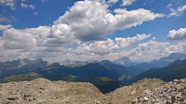 Eine Atemberaubende Bildunterschrift Der Berge Trentino Mit Einem Herrlichen Blick — Stockfoto