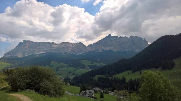 Trentino Dağlarda Brenta Dolomites Yaz Gün Için Büyük Bir Gösterim — Stok fotoğraf