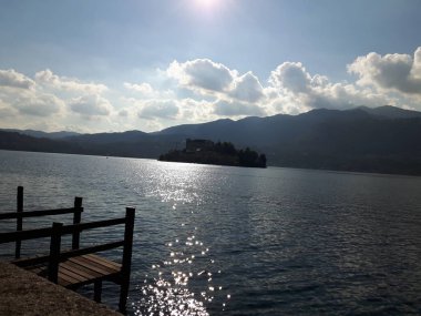 Piemonte içinde göl D'orta sonbahar gün ve eski bazı kırsal kesiminde yazısının şaşırtıcı yolculuk inanılmaz manzaralı