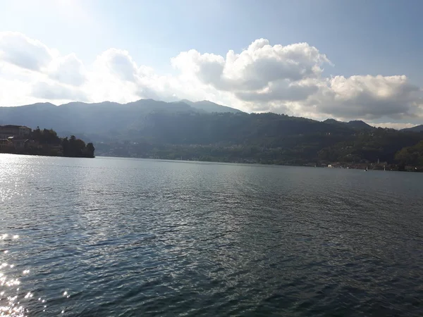 Niesamowitą Podróż Piemonte Niesamowitym Widokiem Orta Jezioro Jesienne Dni Podpis — Zdjęcie stockowe
