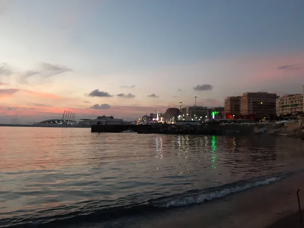 Pôr Sol Incrível Sobre Mar Gênova Dias Primavera Com Algumas — Fotografia de Stock