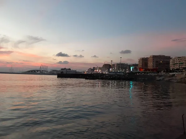 Ein Atemberaubender Sonnenuntergang Über Dem Meer Von Genua Frühlingstagen Mit — Stockfoto