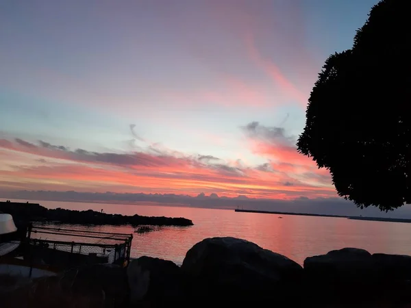 Pôr Sol Incrível Sobre Mar Gênova Dias Primavera Com Algumas — Fotografia de Stock