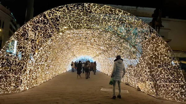 Een Geweldige Kerstdecoratie Verlichting Straten Van Genua Winter Met Een — Stockfoto