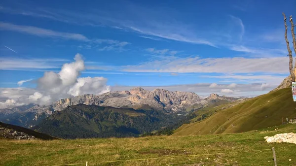 Fantastisk Bildtext Över Bergen Trentino Med Fantastisk Utsikt Till Dolomiterna — Stockfoto