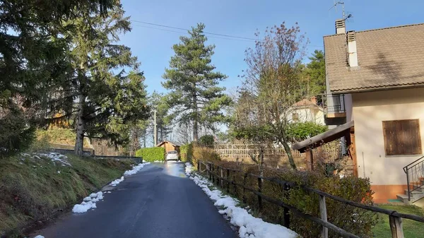 Bonita Legenda Alguma Neve Aldeia Antes Natal Algumas Pequenas Casas — Fotografia de Stock