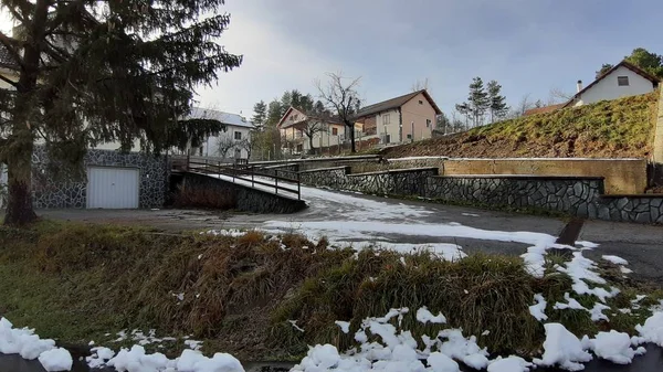 Bonita Legenda Alguma Neve Aldeia Antes Natal Algumas Pequenas Casas — Fotografia de Stock