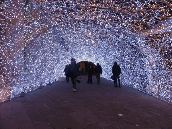 Uma Incrível Decoração Natal Ilumina Ruas Gênova Inverno Com Fundo — Fotografia de Stock