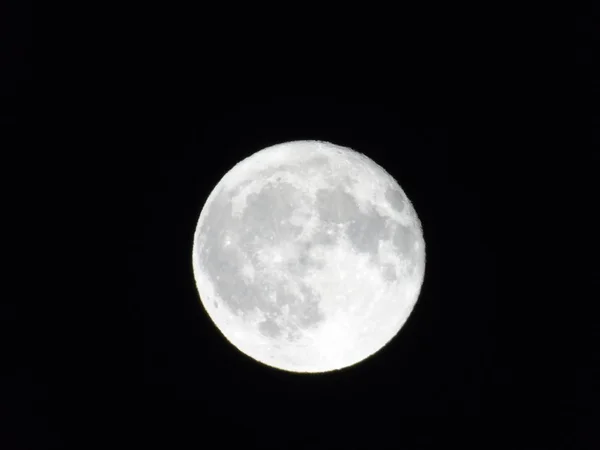 Una Fotografía Asombrosa Luna Llena Sobre Ciudad Génova Por Noche — Foto de Stock