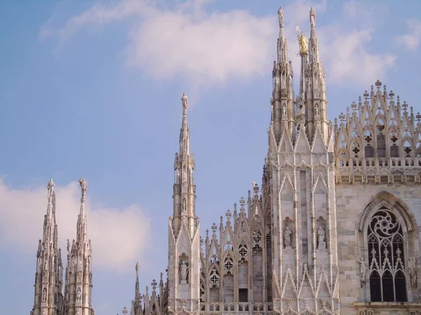 밀라노 이탈리아 2019 색깔의 하늘을 즐기는 사람들 밀라노의 두오모의 놀라운 — 스톡 사진