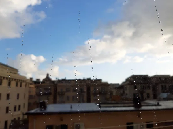 Genova Włochy 2019 Niesamowite Podpis Waterdro Okna Pięknym Tle Błękitnego — Zdjęcie stockowe