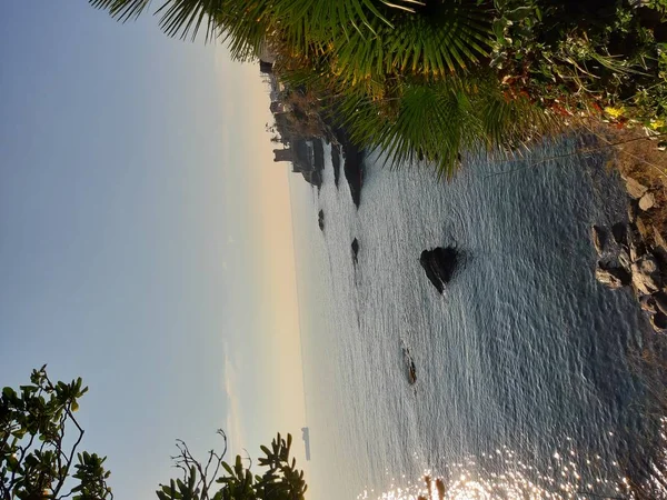 Une Légende Étonnante Petites Vagues Beau Coucher Soleil Avec Reflet — Photo