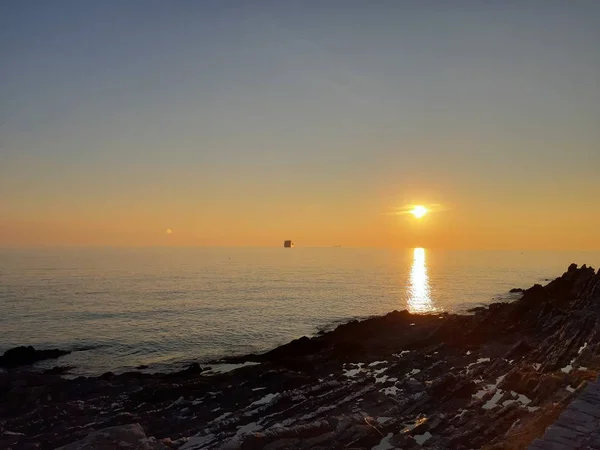 Eine Erstaunliche Bildunterschrift Von Kleinen Wellen Und Einem Wunderschönen Sonnenuntergang — Stockfoto