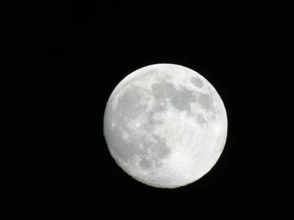 Una Fotografía Asombrosa Luna Llena Sobre Ciudad Génova Por Noche — Foto de Stock