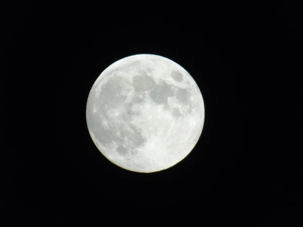 Дивовижна Фотографія Повного Місяця Над Містом Генова Вночі Великим Ясним — стокове фото