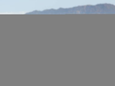 Eritre, Afrika - 08 / 10 / 2019: Asmara ve Massawa yakınlarındaki vilajları gezmek. Ağaçların, dağların ve Eritre 'de iklimi çok sıcak olan bazı eski tipik evlerin inanılmaz bir başlığı..