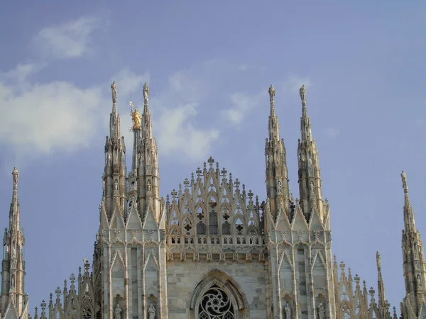 Милан Италия 2020 Удивительный Заголовок Городу Милан Летние Дни Большой — стоковое фото