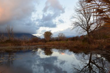 Iseo Gölü 'nün torbiere manzarası