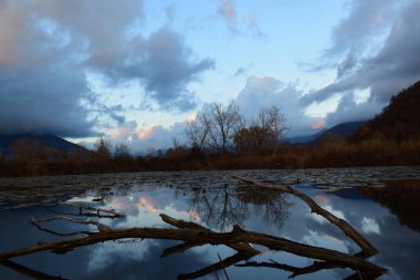 Gölün güzel manzarası