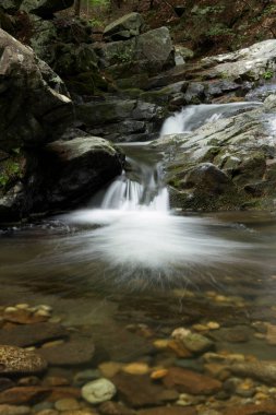 küçük güzel şelaleler