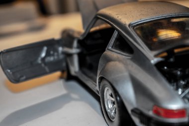 Benim porsche araba oyuncak