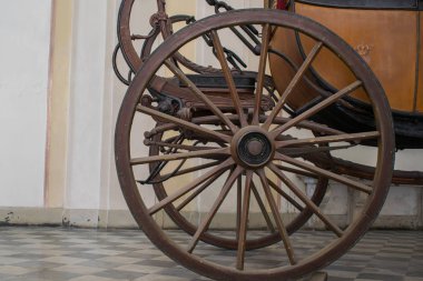 Eski buggie at araba