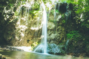 Iseo Gölü 'ndeki şelale