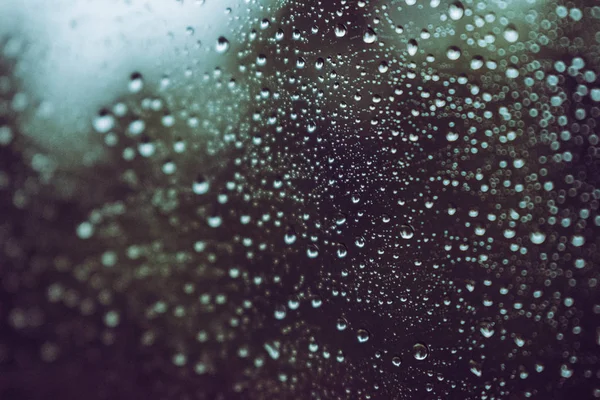 車の窓に雨が降り — ストック写真