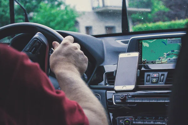 Velho Homem Condução Super Carro — Fotografia de Stock