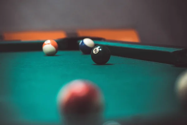 Spela Biliard Pool — Stockfoto