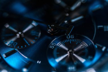 Eski lüks bir saat.