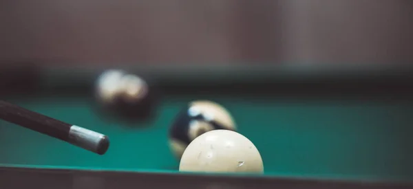 Jogar Bilhar Uma Piscina — Fotografia de Stock