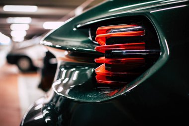 Bazı büyük akortlu araba parçaları