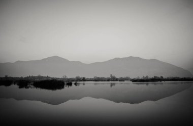 Iseo Gölü 'nün torbiere manzarası