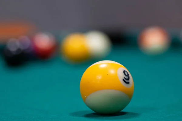 Jogar Bilhar Uma Piscina — Fotografia de Stock