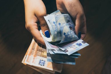 Cüzdanımda para var.