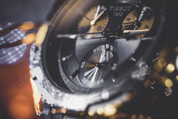 幻想的な光で高級時計 — ストック写真