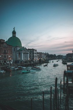 Akşam Venedik 'te fantastik bir manzara